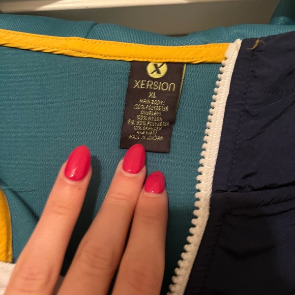 Xersion Color Block Windbreaker - Picture 3 of 3